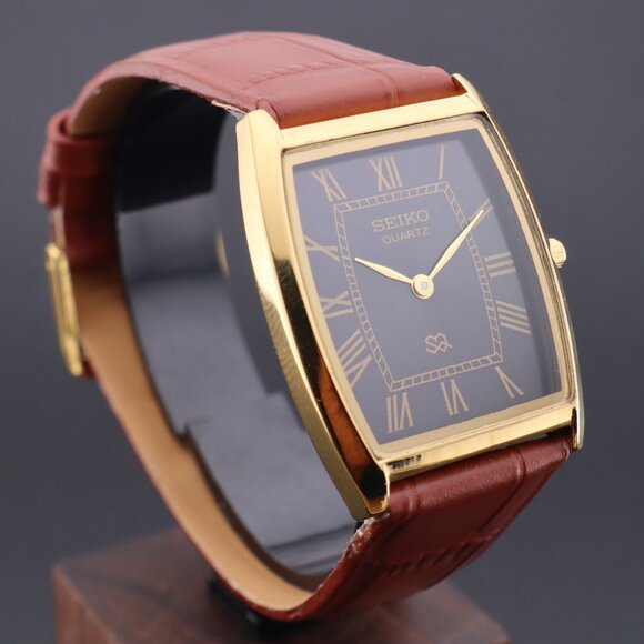 Vintage Seiko Slim Tonneau Tank Quartz Gentlemen's Wrist Watch  - FREE SHIPPING - Picture 1 of 13